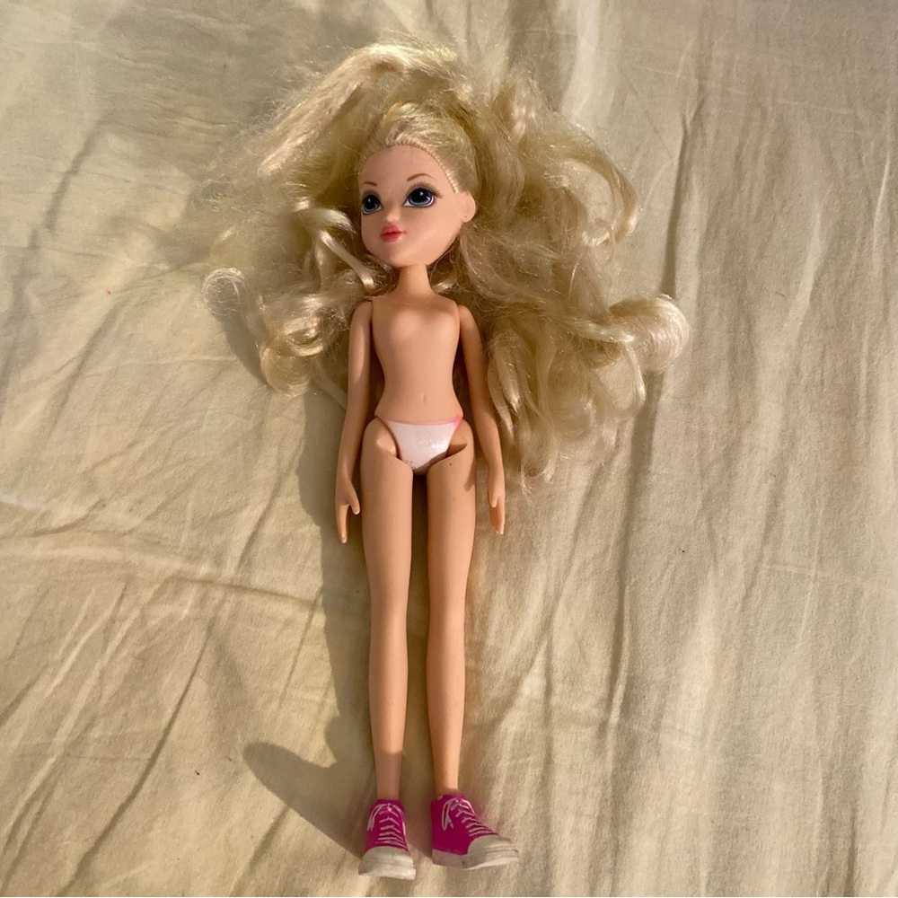 Moxie Girlz Doll Girl A Very Blonde Hair